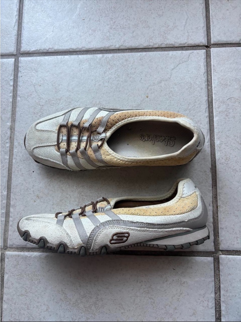y2k Skechers white & cream flat sneakers